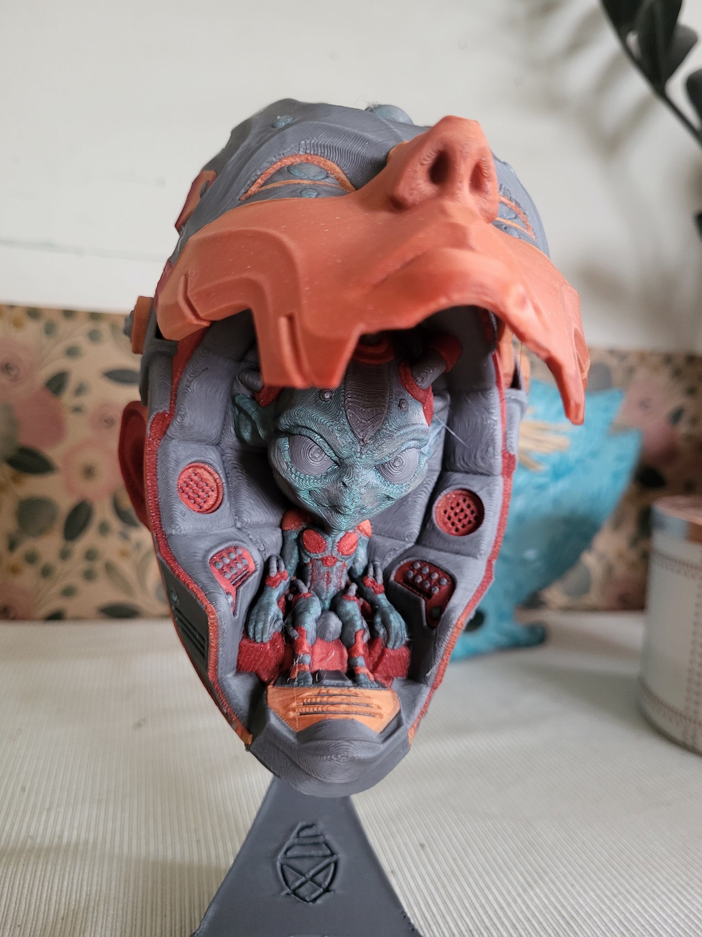 Alien bot Wall or Desk mount